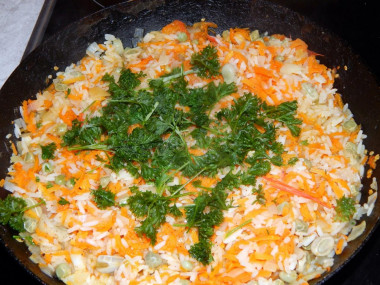 Рецепт - Японский омлет с рисом и овощами - Шаг 4 -  Посыпаем рубленной зеленью петрушки.