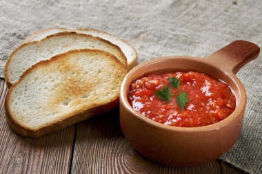 Аджика с яблоками, морковкой и сладким перцем