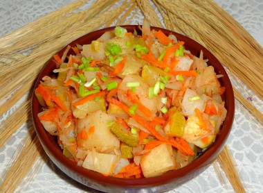 Кабачки с капустой и картошкой в мультиварке