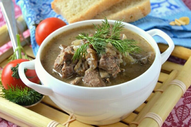 Говядина с грибами в мультиварке