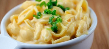 Макароны с сыром и молоком в микроволновке