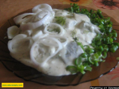 Селедка с уксусом и луком маринованная