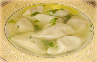 Суп с пельменями и кореньями