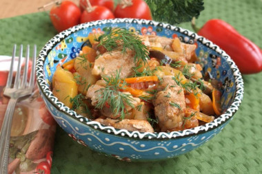 Свинина с разными овощами баклажанами луком кабачками
