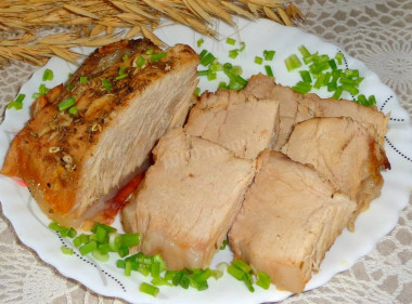 Мясо с розмарином запеченное в духовке