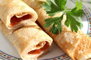 Гречневые блины с красной икрой на коньяке