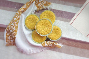 Кукурузные кексы с отрубями и цедрой