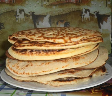 Толстые блины молочные
