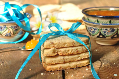 Печенье с абрикосовыми ядрышками