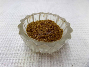 Рецепт - Кролик с картошкой в рукаве в духовке - Шаг 4 -  Кориандр перетолочь в ступке.