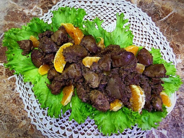 Салат из куриной печени и апельсинов