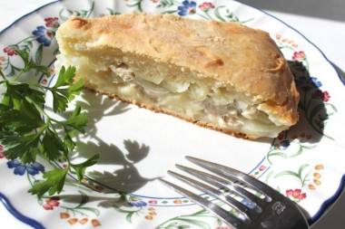 Сытный пирог с курицей и картошкой