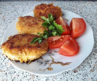 Рыбные котлеты из минтая с морковью и луком