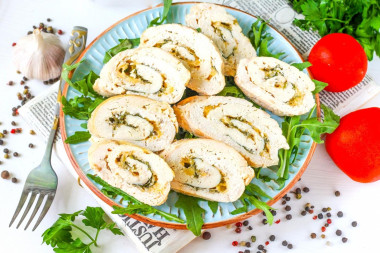 Рулет куриный с сыром в духовке