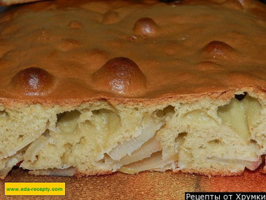 Пирог с яблоками и сметаной