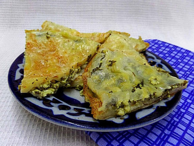 Ачма с творогом сыром и зеленью в лаваше