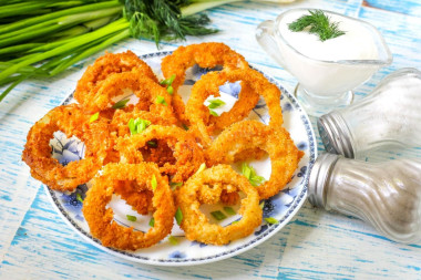 Лук в кляре кольцами
