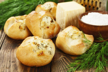 Булочки с чесноком и зеленью