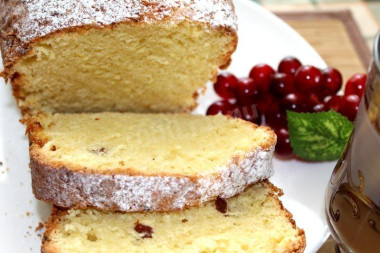 Творожный кекс с изюмом