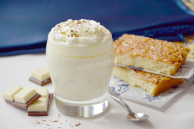 Горячий белый шоколад с миндалем и кокосом