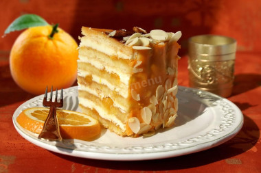 Торт с песочными коржами и кремом