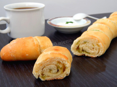 Багет с чесноком и зеленью