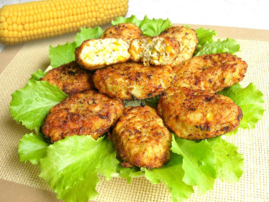 Куриные котлеты с кукурузой по гавайски