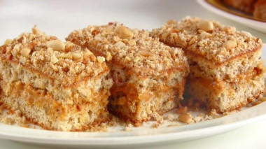 Пирожное Белочка с орехами и сгущёнкой