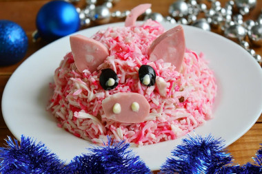 Салат Свинка с зеленым горошком и курицей