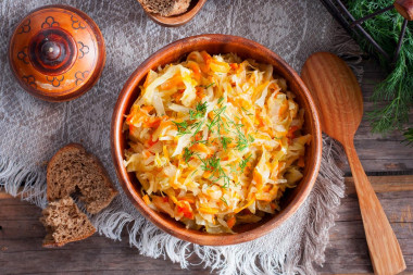 Тушеная капуста по-чешски