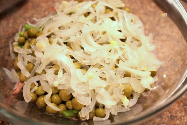 Рецепт - Салат из спаржи и курицы - Шаг 6 -  добавляем лук,