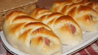 Сосиска с картошкой в тесте