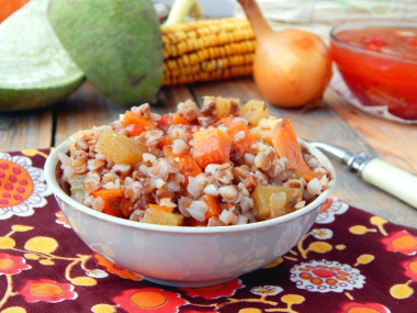 Гречка с фаршем и овощами