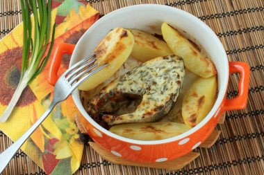 Горбуша запеченная с картофелем