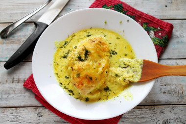 Куриные грудки в сметане с сыром и куркумой в духовке