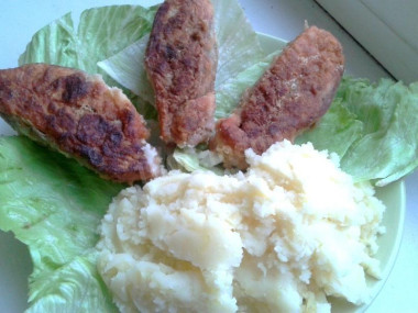 Горбуша жареная кусками в муке