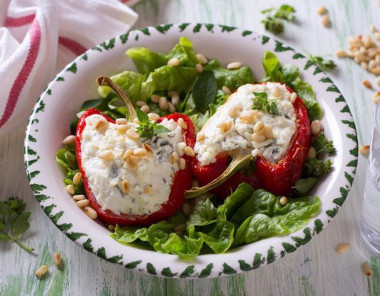 Болгарский перец с творожным сыром и зеленью