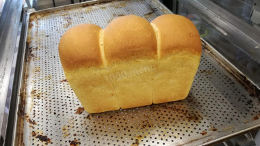 Хлеб обычный на дрожжах с сахаром