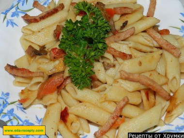 Макароны с ветчиной и шампиньонами