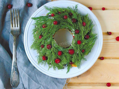 Салат Рождественский венок с курицей