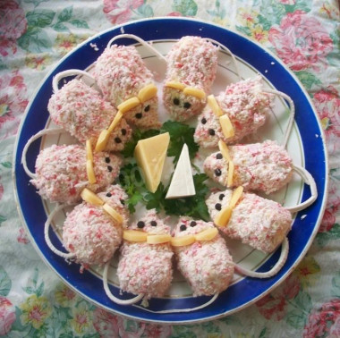 Закуска Мышата с крабовыми палочками
