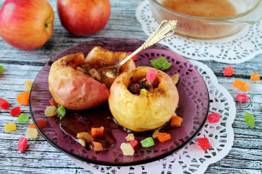 Яблоки запеченные с медом, корицей и орехами в микроволновке