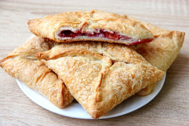 Слойки с замороженной вишней