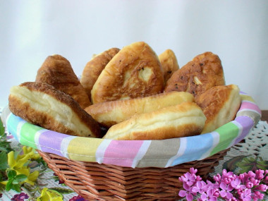 Пирожки с печенью на сковороде