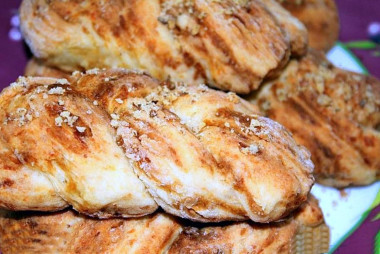 Булочки нежные творожные косички