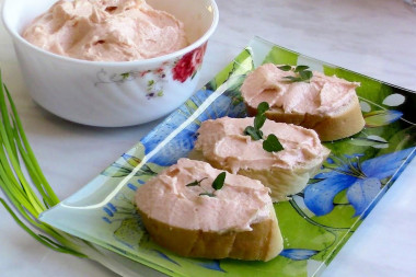 Икра минтая с рыбой и маслом для намазки