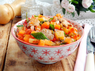 Индейка тушеная с овощами