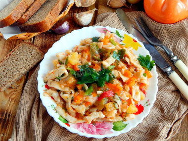 Домашняя лапша с овощами