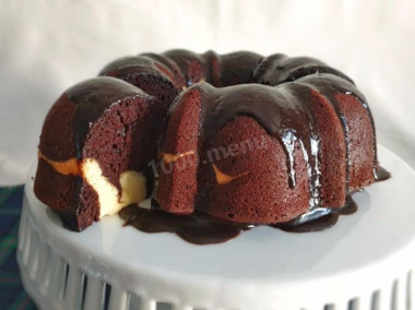 Кекс шоколадный с какао и сливочным сыром в духовке