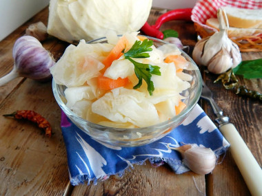 Капуста маринованная кусочками быстрого приготовления